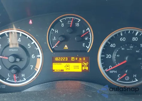 2011 Nissan Armada Sv z USA, uszkodzony, nr VIN 5N1AA0NC1BN622810